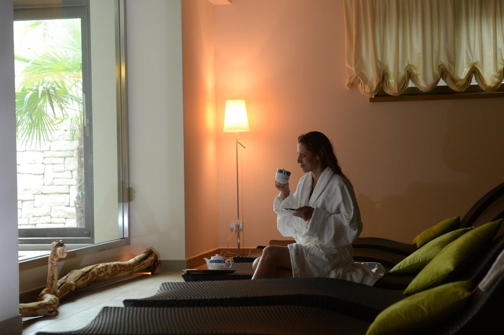 Hotel Ambassador Levico Terme Eksteriør bilde
