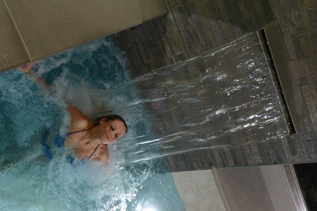 Hotel Ambassador Levico Terme Eksteriør bilde