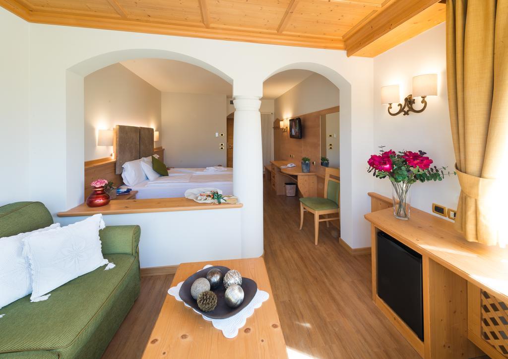 Hotel Ambassador Levico Terme Eksteriør bilde