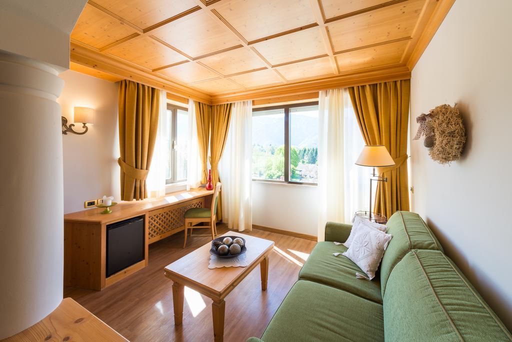 Hotel Ambassador Levico Terme Eksteriør bilde