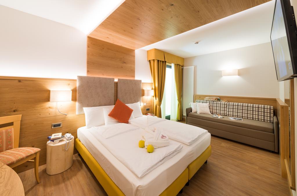 Hotel Ambassador Levico Terme Eksteriør bilde