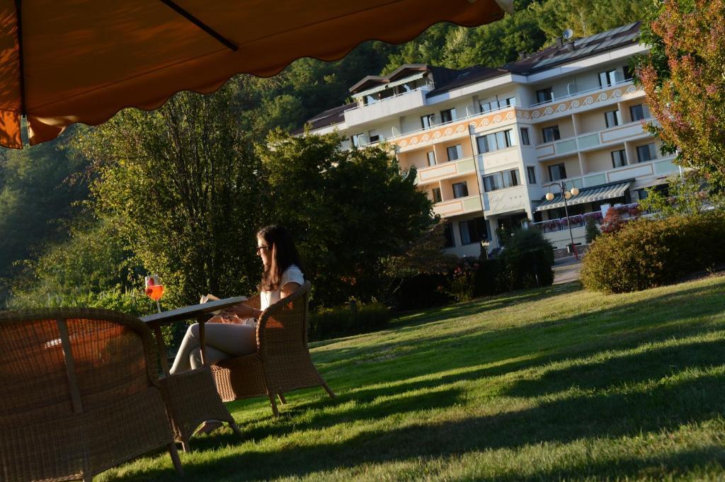 Hotel Ambassador Levico Terme Eksteriør bilde