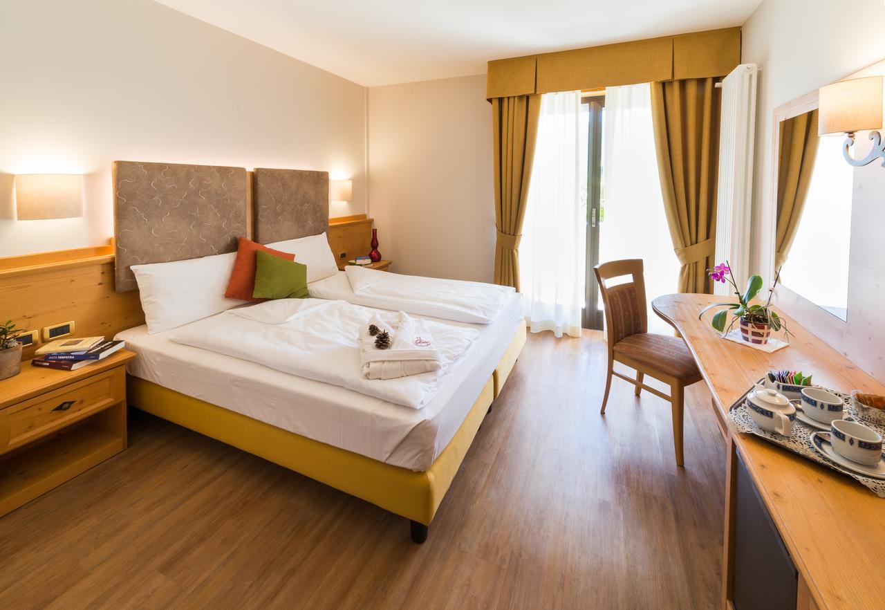 Hotel Ambassador Levico Terme Eksteriør bilde