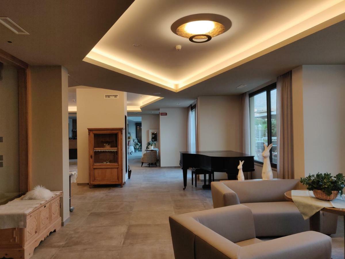 Hotel Ambassador Levico Terme Eksteriør bilde